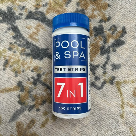 7 in 1 Quick Super Accurate Swimming Pool Test Kit - Hot Tub Test Strips - Picture 1 of 2